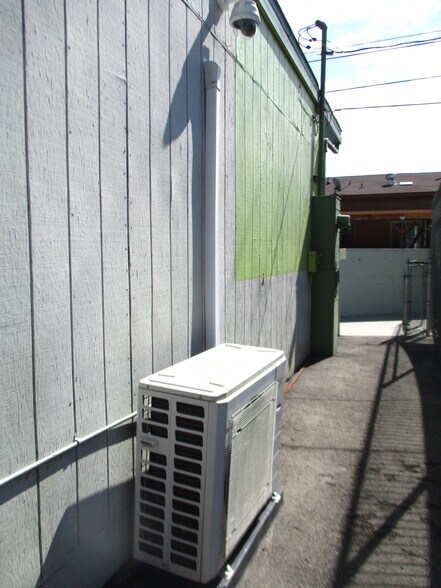 More Photos Of 9900-9904 S Central Ave, Los Angeles Schools For Lease