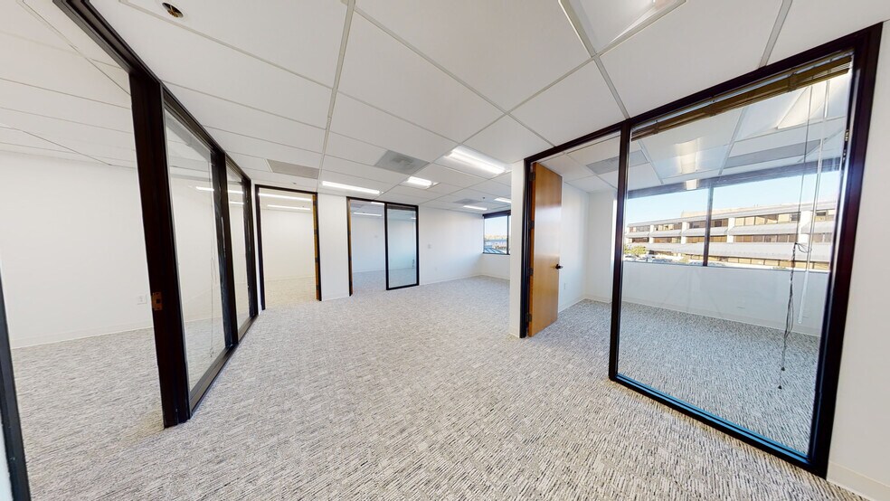 More Photos Of 1 Harbor Dr, Sausalito Unknown For Lease