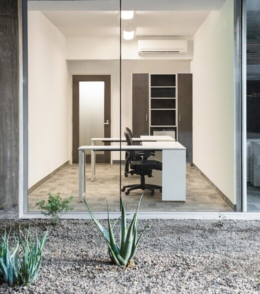 More Photos Of 6895 E Camelback Rd, Scottsdale Apartments For Lease