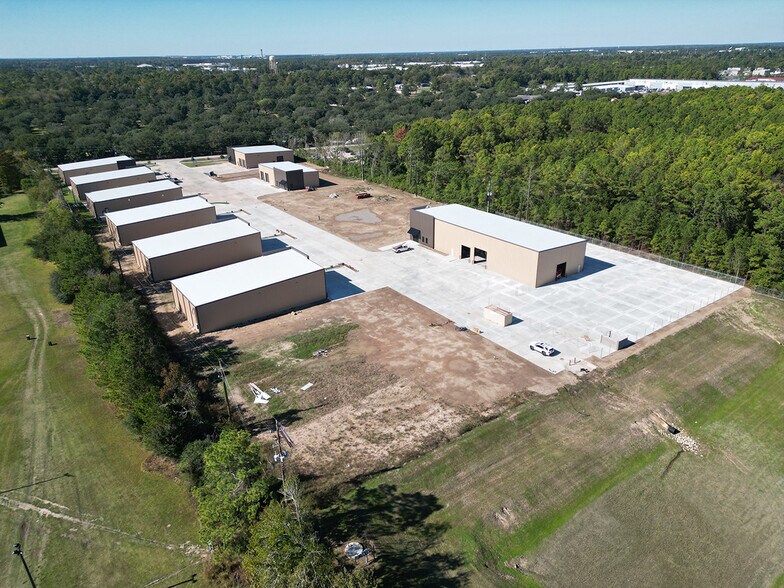 More Photos Of 2831 S Houston Ave, Humble Warehouse For Sale