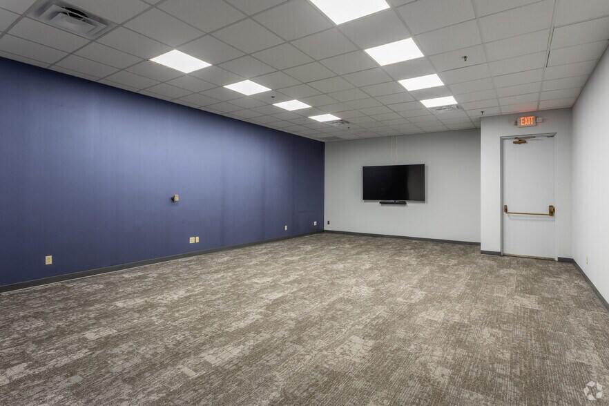 More Photos Of 1300 E 9th St, Cleveland Office For Lease