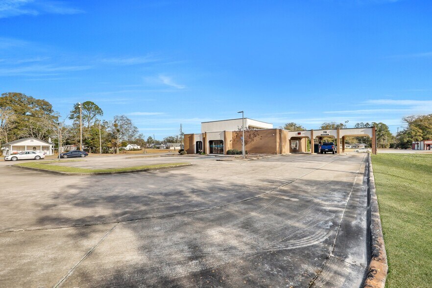 More Photos Of 176 S Main St, Reidsville Freestanding For Sale