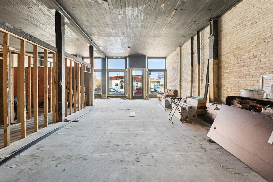 More Photos Of 1017 Washington Ave, Bay City Storefront Retail Residential For Sale