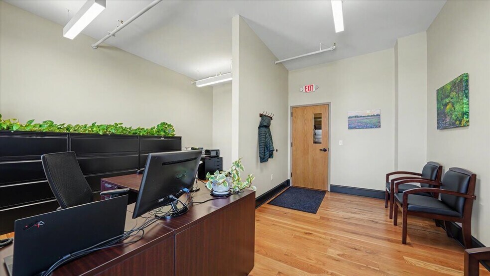 More Photos Of 102 Walnut St, Winona Office Residential For Sale