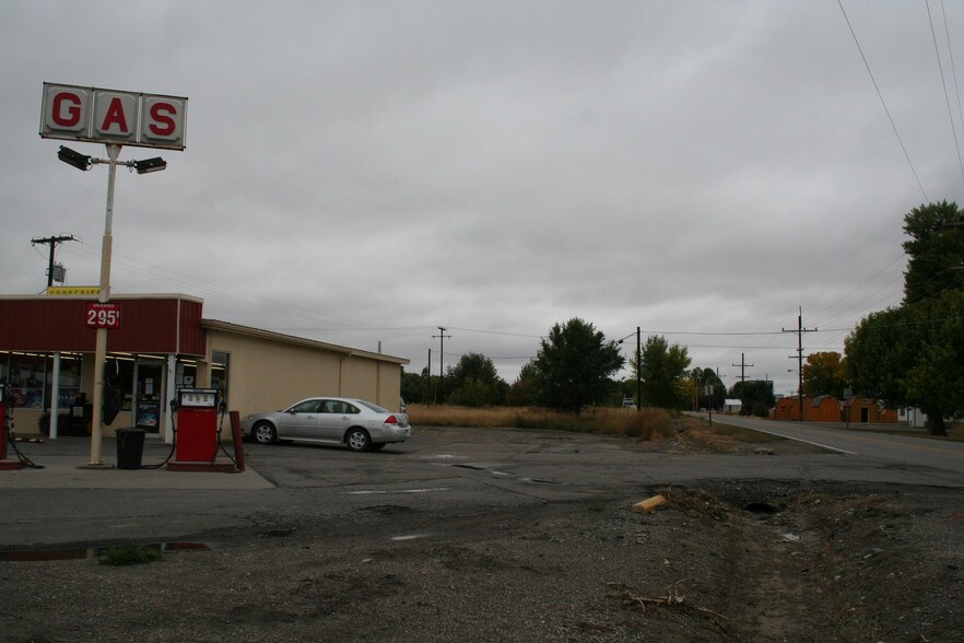More Photos Of 1 N Clark St, Park City Convenience Store For Sale