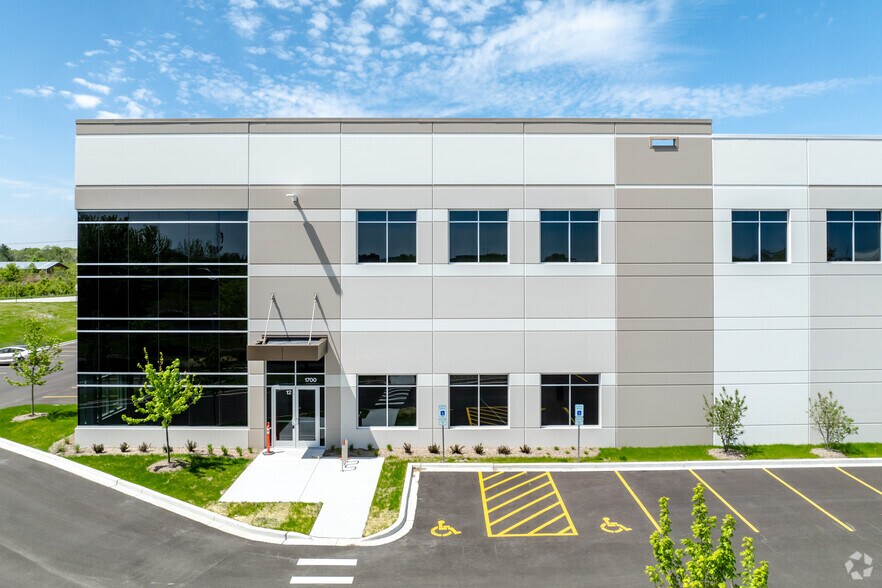 More Photos Of 1700 Madeline Ln, Elgin Distribution For Lease