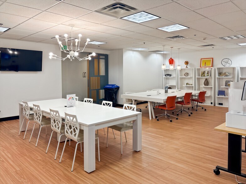 More Photos Of 201 N Illinois St, Indianapolis Coworking Space