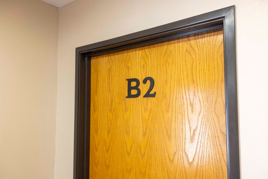 More Photos Of 18026 Jonathan St, Adelanto Medical For Lease