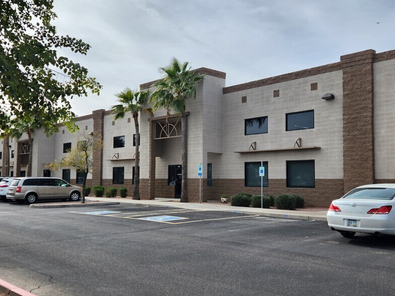 More Photos Of 2942 N Greenfield Rd, Mesa Service For Lease