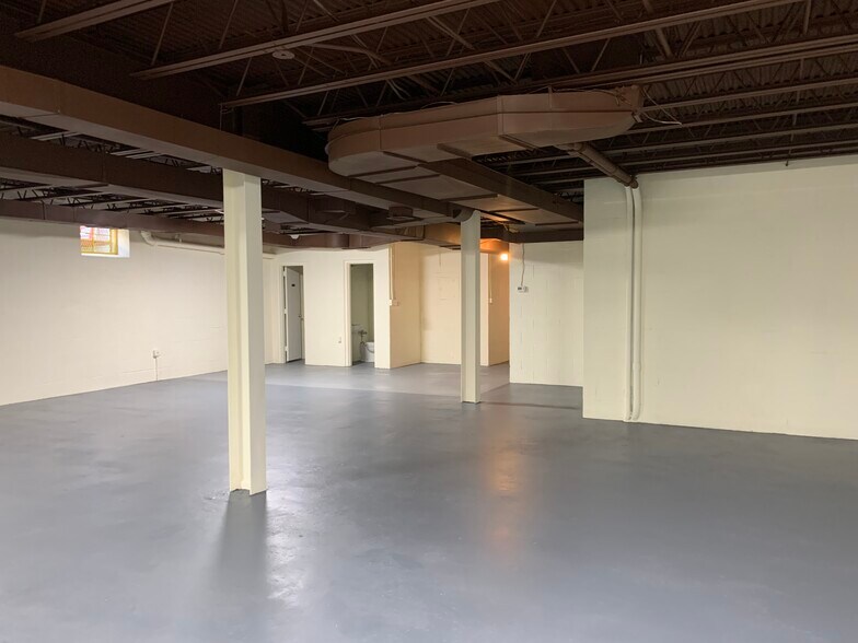 More Photos Of 5810-5814 Seminary Rd, Alexandria Freestanding For Lease