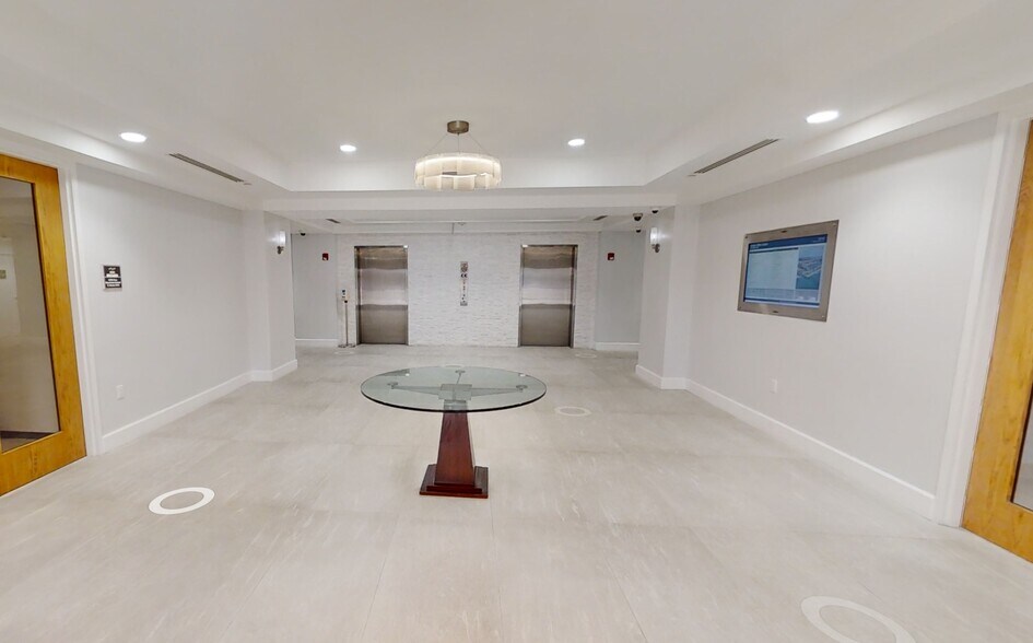 More Photos Of 999-1001 W Yamato Rd, Boca Raton Unknown For Lease