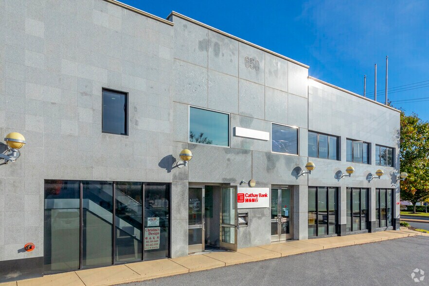 More Photos Of 650 Hungerford Dr, Rockville Medical For Lease