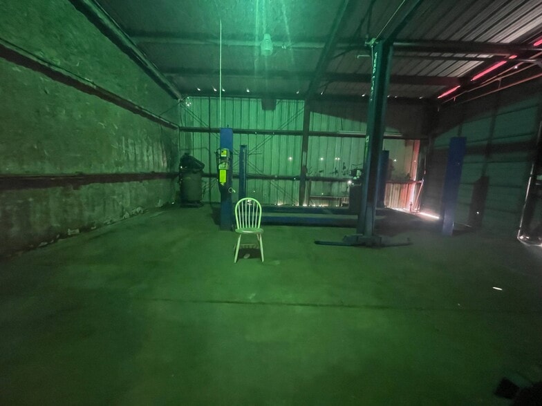 More Photos Of 1601 N Shepherd Dr, Houston Warehouse For Lease