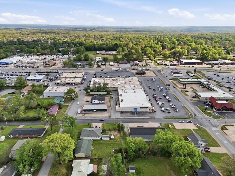 More Photos Of 151 Highway 412, Siloam Springs Unknown For Lease