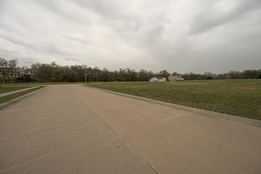 More Photos Of 205 E John, Coffeyville Land For Sale