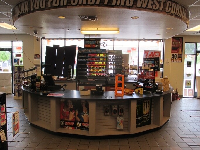 More Photos Of 805 N McQueen Rd, Gilbert Service Station For Lease