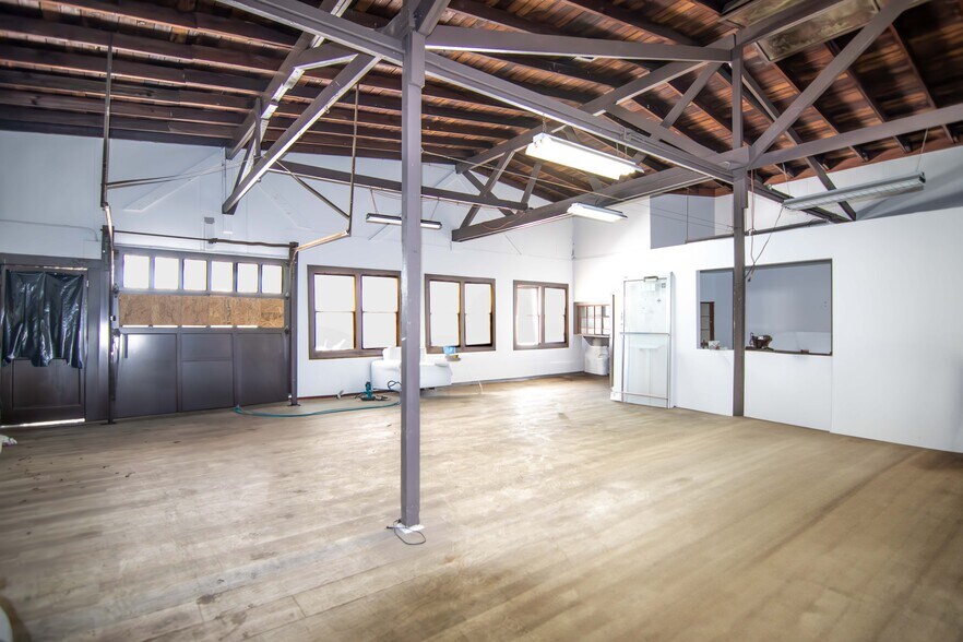 More Photos Of 1258 19th St N, Saint Petersburg Warehouse For Sale