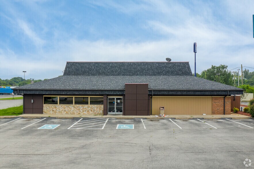 More Photos Of 354 Kimball Crossing Dr, Kimball Restaurant For Lease