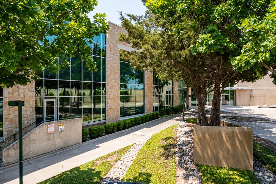 More Photos Of 1701 Legacy Dr, Frisco Unknown For Lease