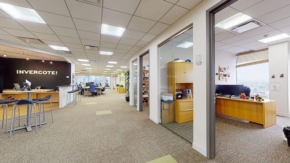 More Photos Of 1050 Wall St W, Lyndhurst Office For Lease