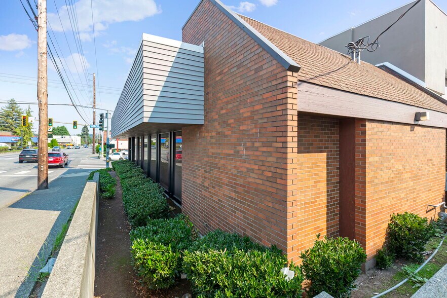 More Photos Of 873-875 6th St, Bremerton Bank For Lease