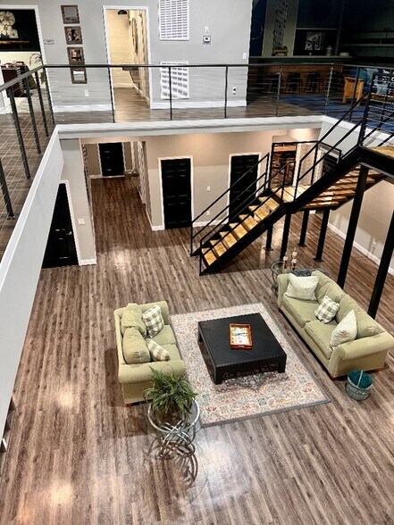 More Photos Of 416 S Glenwood Ave, Dalton Light Manufacturing For Sale