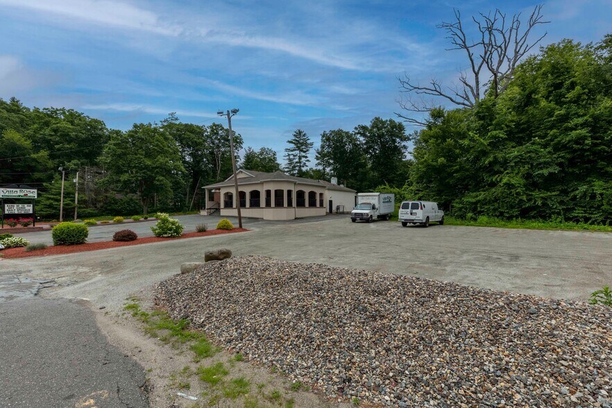 More Photos Of 1428 Center St, Ludlow Restaurant For Sale