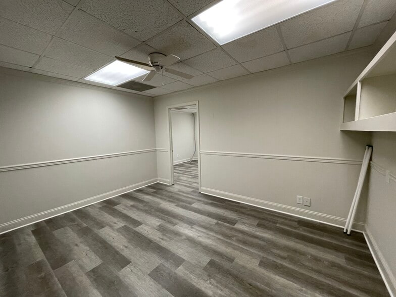 More Photos Of 105 Old Epps Bridge Rd, Athens Office For Lease