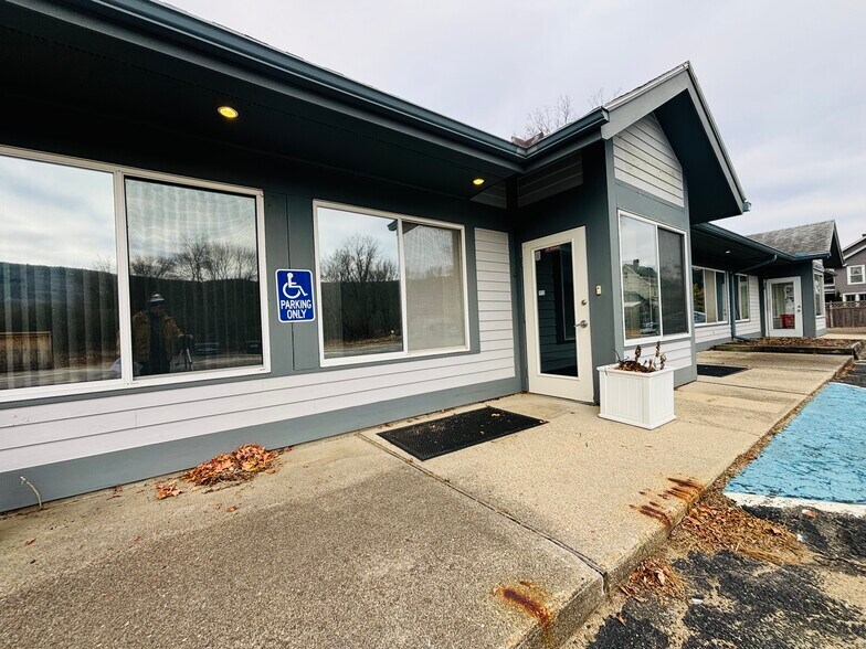 More Photos Of 789 Main St, Great Barrington Medical For Lease