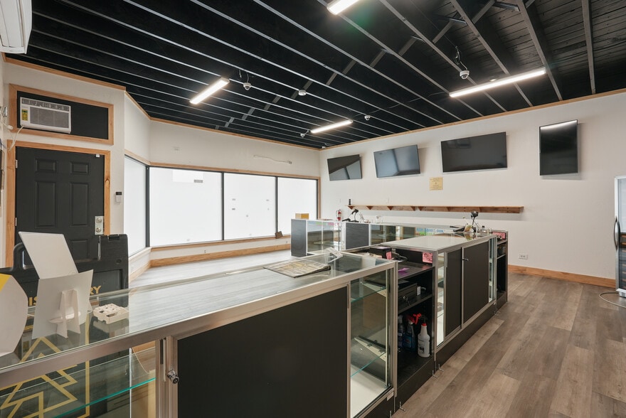 More Photos Of 7050 Martin Luther King Jr Blvd, Portland Freestanding For Lease