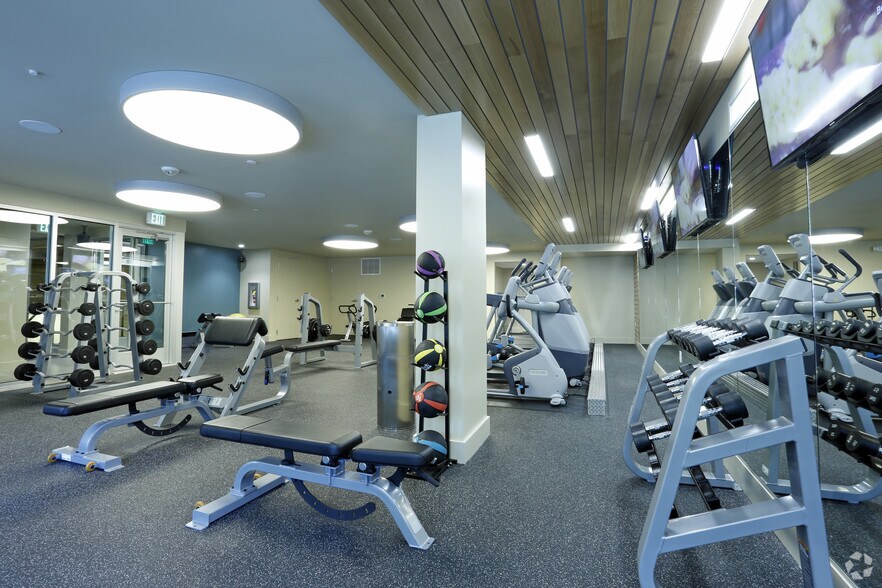 More Photos Of 2900 1st Ave, Seattle Apartments For Lease