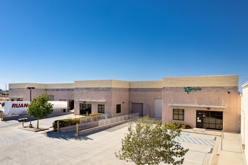 More Photos Of 715 E Avenue L-8, Lancaster Warehouse For Lease