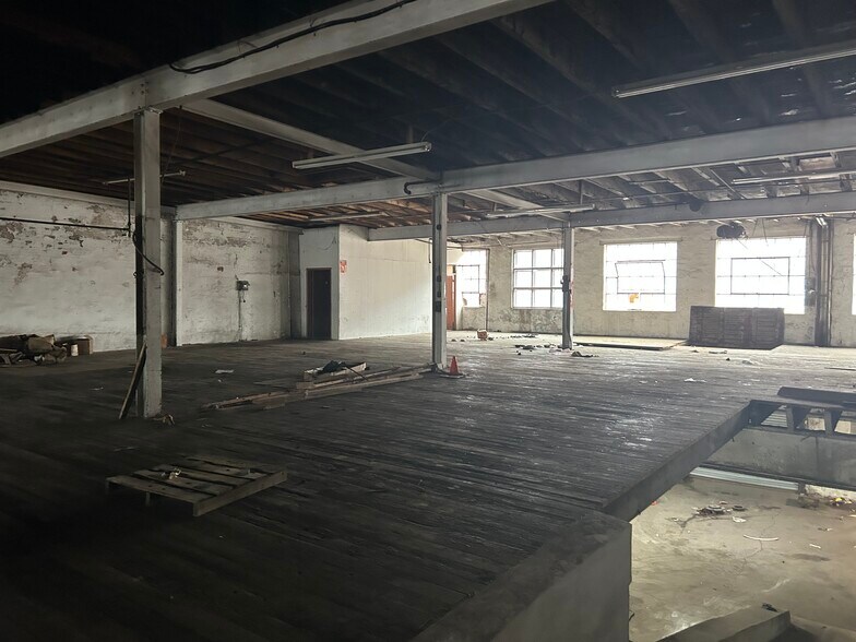 More Photos Of 2111-2141 E Rush St, Philadelphia Warehouse For Lease