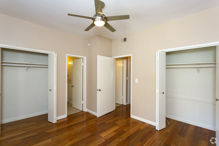 More Photos Of 1214 N Clark St, West Hollywood Apartments For Sale