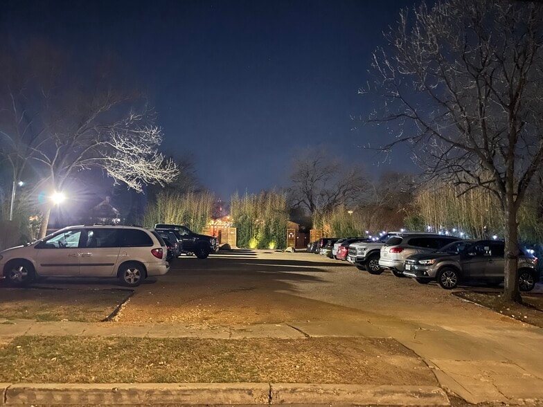 More Photos Of 511 E Grayson St, San Antonio Restaurant For Lease