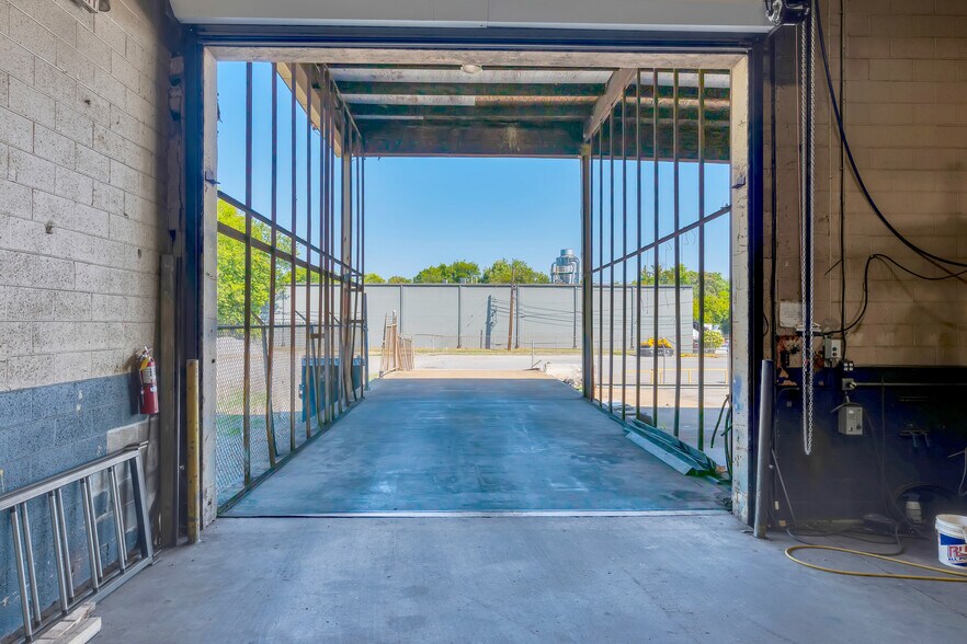 More Photos Of 2555 Cannon Ave, Chattanooga Manufacturing For Lease