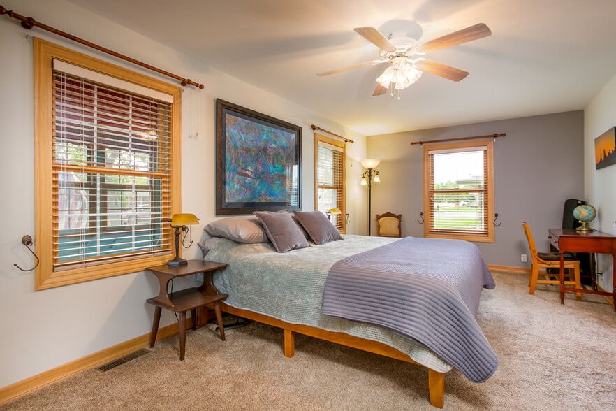 More Photos Of 313 1st Ave, Laurel Office For Sale