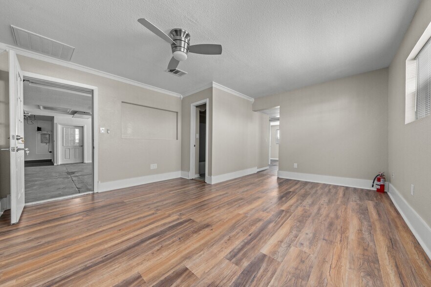 More Photos Of 210 W Dunn Ave, Killeen Office For Sale