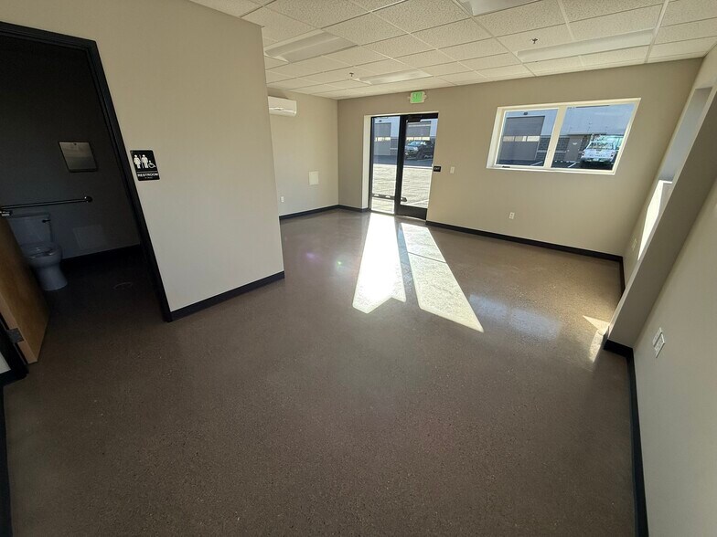 More Photos Of 20723 Brinson Blvd, Bend Light Manufacturing For Lease