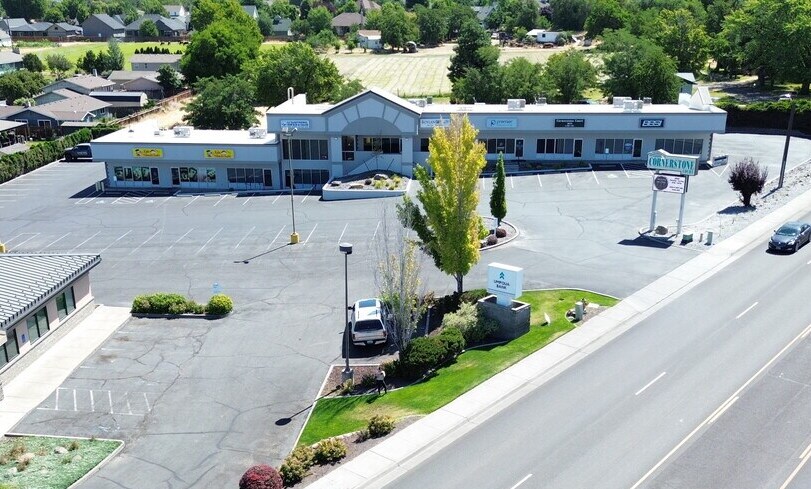 Primary Photo Of 1055 S Highway 395, Hermiston Storefront Retail Office For Sale