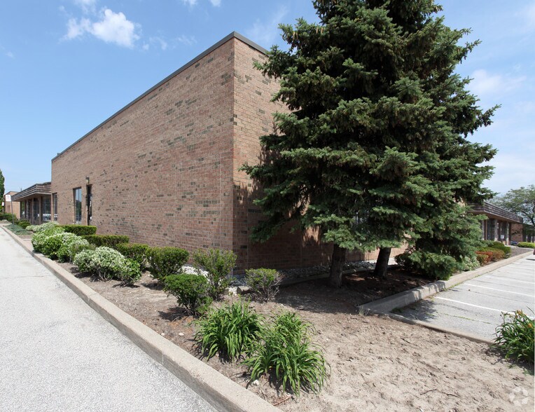 More Photos Of 3403 American Dr, Mississauga Service For Lease