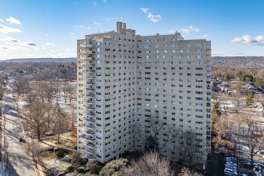 More Photos Of 377 S Harrison St, East Orange Apartments For Lease