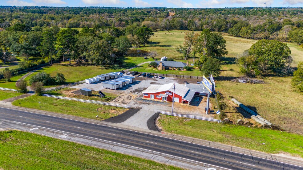 More Photos Of 17490 US Highway 69 S, Tyler Showroom For Sale