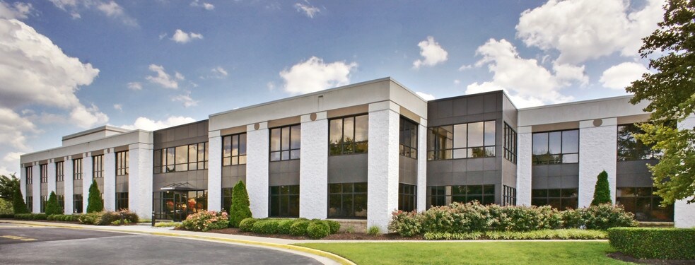 More Photos Of 1545 Crossways Blvd, Chesapeake Coworking Space