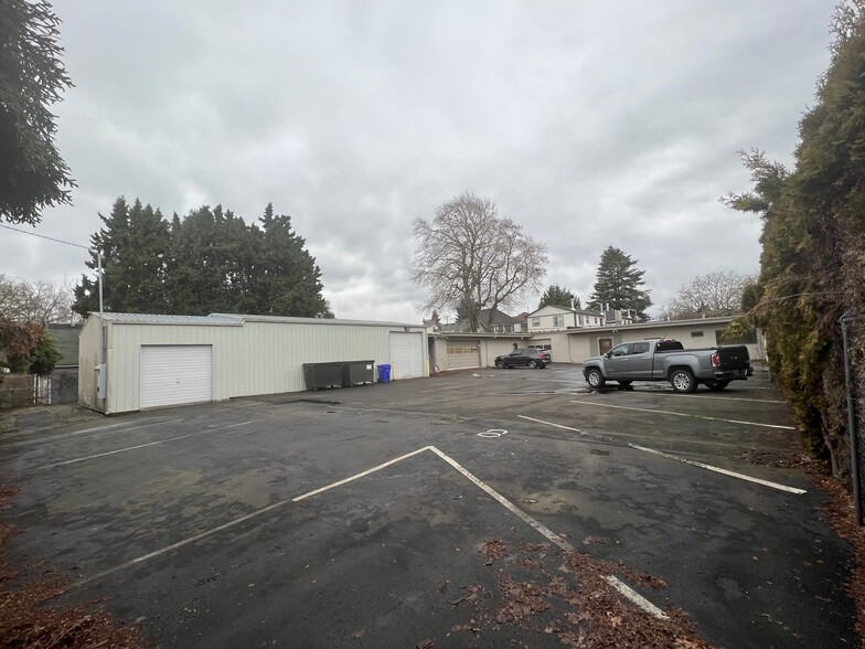 More Photos Of 2304 N Killingsworth St, Portland Warehouse For Sale