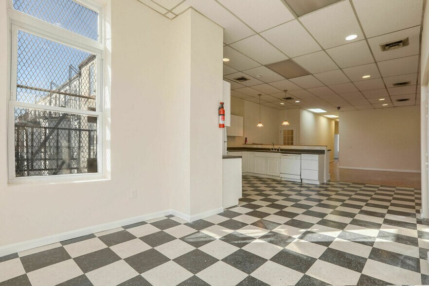 More Photos Of 2129 Charles St, Baltimore Storefront Retail Residential For Sale