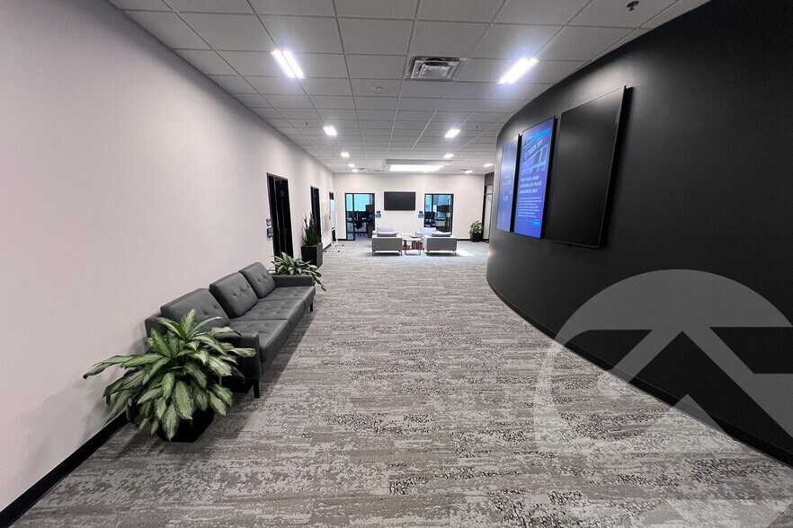 More Photos Of 3200 Cross Creek Pky, Auburn Hills Research And Development For Sale