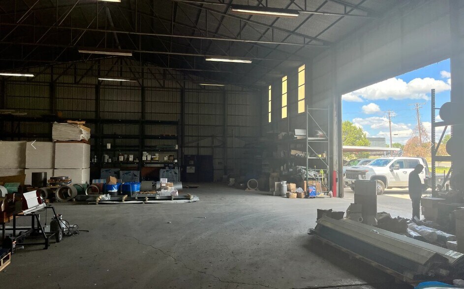 More Photos Of 2130 S Burleson Blvd, Burleson Warehouse For Lease