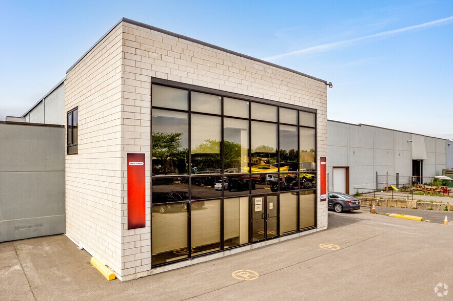 More Photos Of 9055 Rue Pascal-Gagnon, Montréal Warehouse For Sale