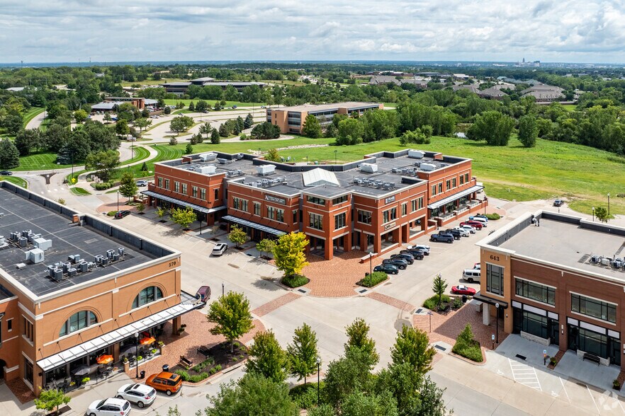 More Photos Of 575 Fallbrook Blvd, Lincoln General Retail For Lease